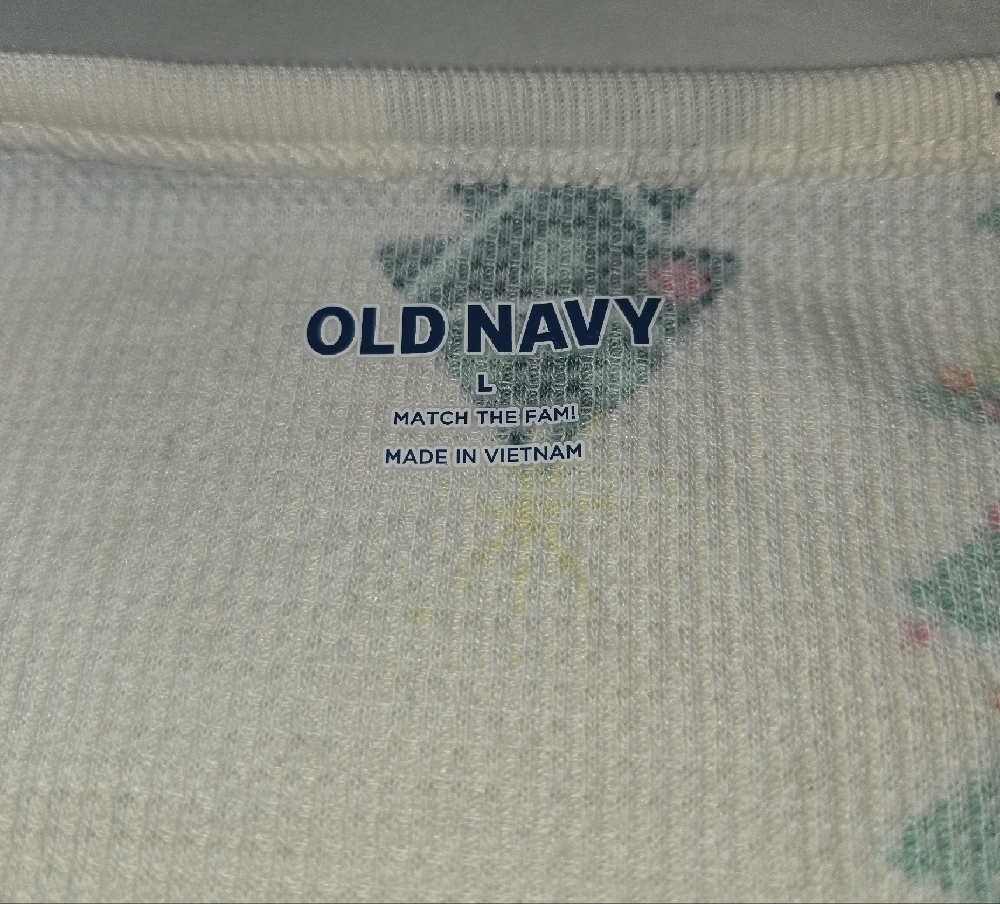 Old Navy Women's Christmas Pajamas - Picture 3 of 4